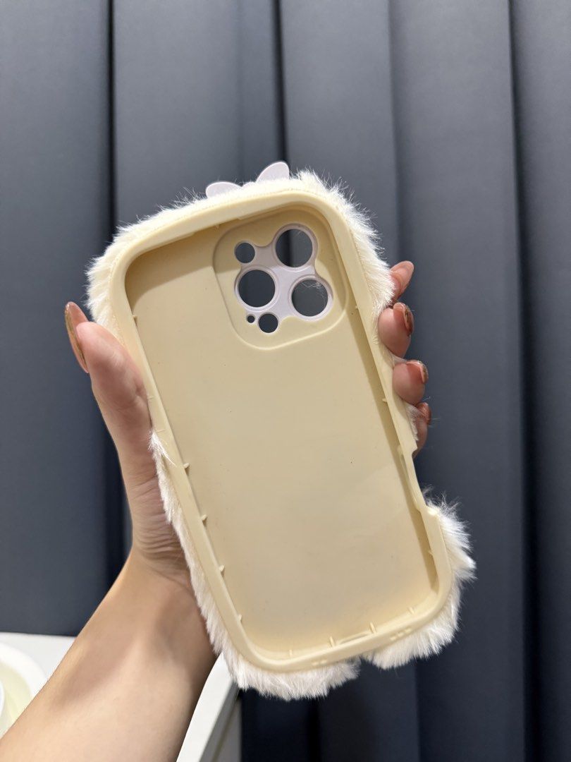 Iphone 16 Pro Max Case (Category: Cases & Covers) located in General Trias. Submitted by fellasunshine (Listing ID 1457289980, Image 2). Description: — never ko nagamit, dadalhin ko sana sa japan — fur design no flaws — j&t .