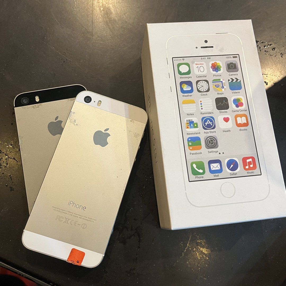 iPhone 5s TEXT ME IF INTERESTED 095******80 (Category: Others) located in Quezon City. Submitted by gunitagadgets.ph (Listing ID 1457240954, Image 1). Description: !!!BOX NOT INCLUDED!!! hello, people! selling my Apple 5S in silver and black, 16gb! perfect for WiFi use, Apple ID sign-in, AirDrop, and camera/digicam use. minimal scratches from normal use but doesn’t affect the performance at all. Unit only. meet-up available, preferably meetup. ha