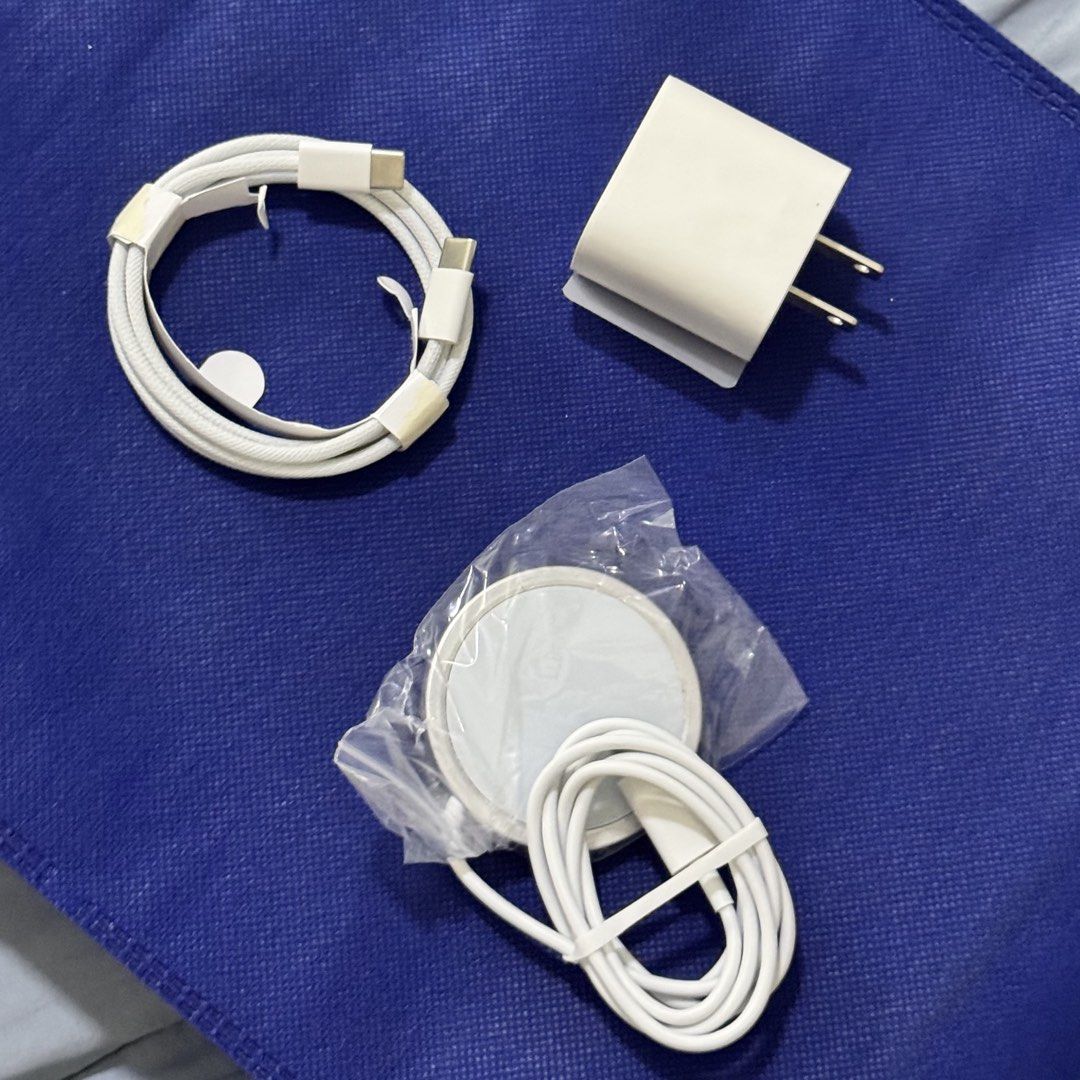 iPhone Type C charger and magsafe (Category: Chargers & Cables) located in Quezon City. Submitted by mlbrtc (Listing ID 1457250788, Image 1). Description: Selling the brick, type c wire and magsafe wire for Php 1,500 pesos. RFS: I already have. Won’t be using these..