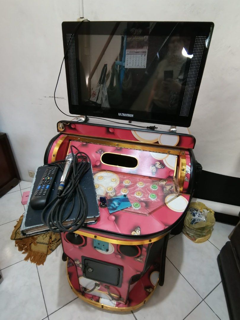 Karaoke Machine with Amplifier and Player (Category: Soundbars, Speakers & Amplifiers) located in Caloocan City. Submitted by cleooo_ (Listing ID 1457162134, Image 1). Description: Original price: 24,000 - Complete karaoke setup ready for use. - Includes Ultravision TV monitor. - Platinum Reyna X player for your favorite songs. - MP Karaoke Amplifier with USB functionality. - Comes with a microphone and remote control. - Ideal for parties and fam