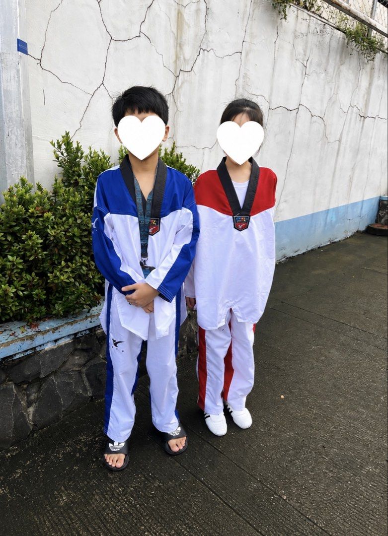 KIX Taekwondo Uniform Dobok White Blue (Category: Combat Sports) located in Manila. Submitted by velasquezsam (Listing ID 1457201739, Image 3). Description: - White and blue Taekwondo uniform - Features the KIX logo - Includes top and pants - Comfortable and durable material - Ideal for kids' training and competitions Size 6 No discoloration No issue Like new Used once Original Kix.