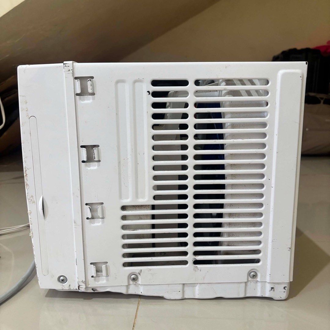 Koppel Window Type Air Conditioner (Category: Air Conditioning and Heating) located in Tukuran. Submitted by ms-oshoppe (Listing ID 1457145970, Image 3). Description: FOR SALE‼️ FOR SALE‼️ KOPPEL 0.6 HP WINDOW-TYPE AC AC Details: •First-owned unit • Non-Inverter with Remote • Manual Display • Only 2 Months Used • 6,135 BTU/hr • Good for 7–11 m² • 575W Rated Power • Compact & Space-Saving • No Hidden Issues • Good Condition ✨ 💰 ₱9,000 — Negotiabl