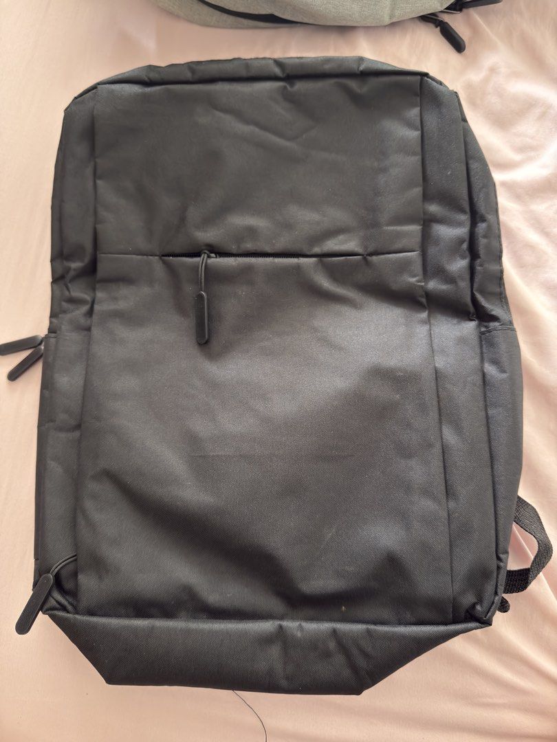 Laptop Bag (Category: Laptop Bags & Sleeves) located in Makati City. Submitted by thisisshy (Listing ID 1457211361, Image 1). Description: Black Nylon material Laptop bag Can fit 14-15" laptop.
