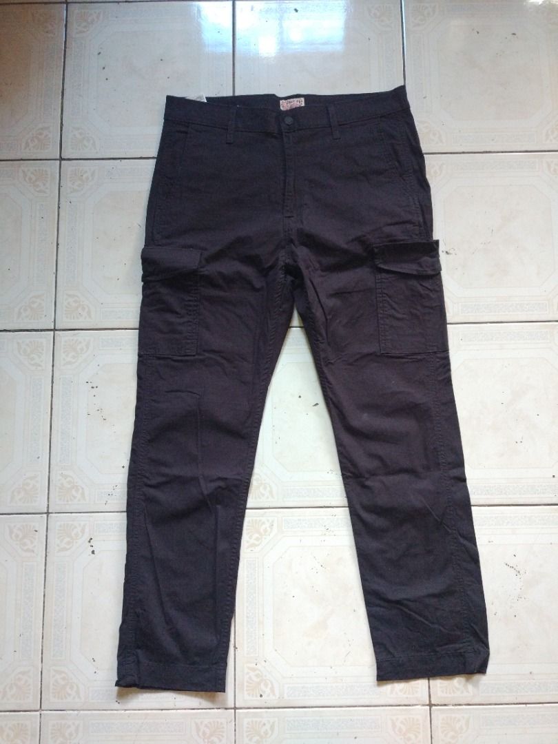 Levis Black Ripstop Cargo Pant 33.5 actual (Category: Trousers) located in Pasay City. Submitted by denimdude.ph (Listing ID 1457210413, Image 1). Description: altered length.