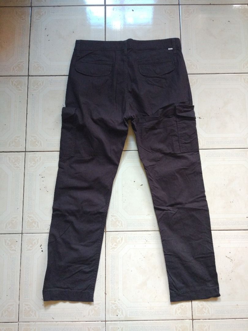 Levis Black Ripstop Cargo Pant 33.5 actual (Category: Trousers) located in Pasay City. Submitted by denimdude.ph (Listing ID 1457210413, Image 2). Description: altered length.