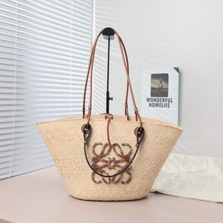 (Category: ) located in . Submitted by collynluxurybag (Listing ID 1457258802, Image 1). Description: .