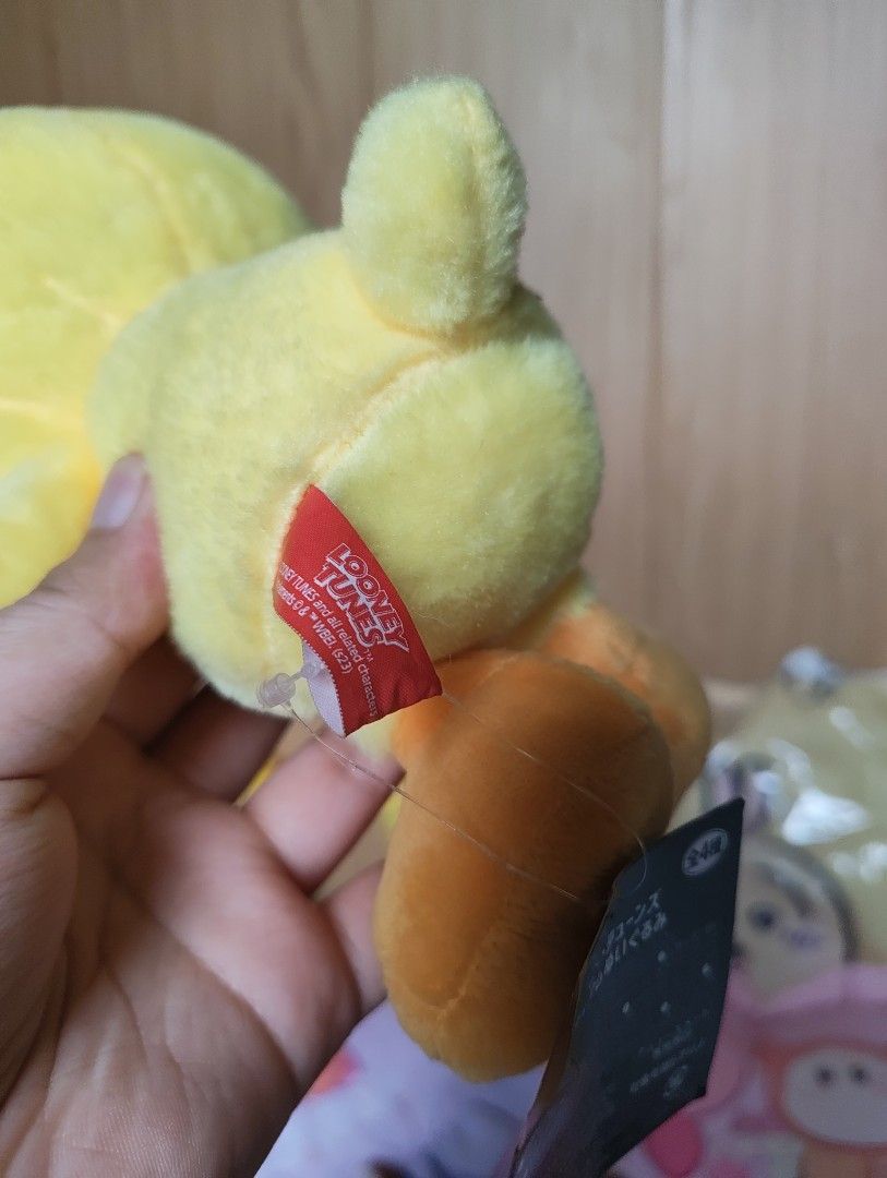 Looney Tunes Tweety Plush (Category: Plushies & Soft Toys) located in Tarlac. Submitted by adoptablestuffies (Listing ID 1457226548, Image 3). Description: .