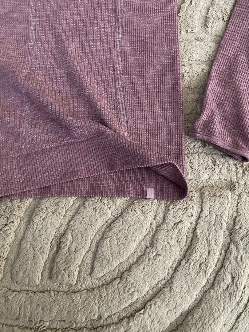 LULULEMON LONGSLEEVES (Category: Activewear) located in Cavite. Submitted by gedom (Listing ID 1457149370, Image 2). Description: LULULEMON LONG SLEEVE KNITTED STRETCH LIGHT WEIGHT EXCELLENT CONDITION SIZE DOT / TAG MISSING DIMES 13 - 16 width stretch / 23 length .