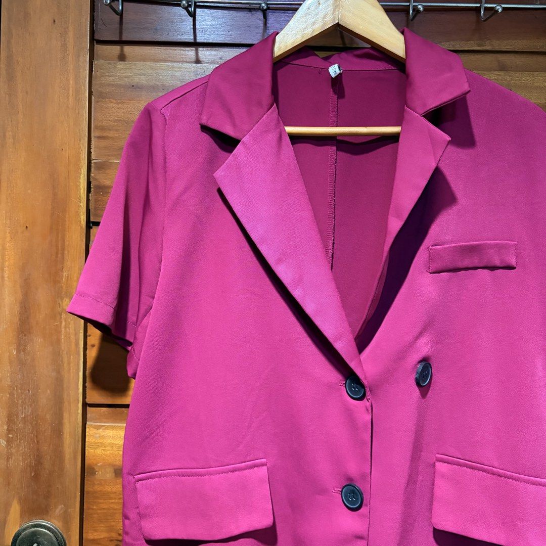 Magenta Short-Sleeve Blazer (Category: Coats, Jackets and Outerwear) located in Manila. Submitted by ciiii1 (Listing ID 1457310196, Image 2). Description: Condition: Slightly Used / Excellent Condition Size: Fits Medium to XL (Relaxed Fit) Color: Magenta / Hot Pink Quick Details: Short-sleeve design making it lightweight and great for warm weather Button front closure with a classic lapel collar Features practical front flap pockets and a chest p