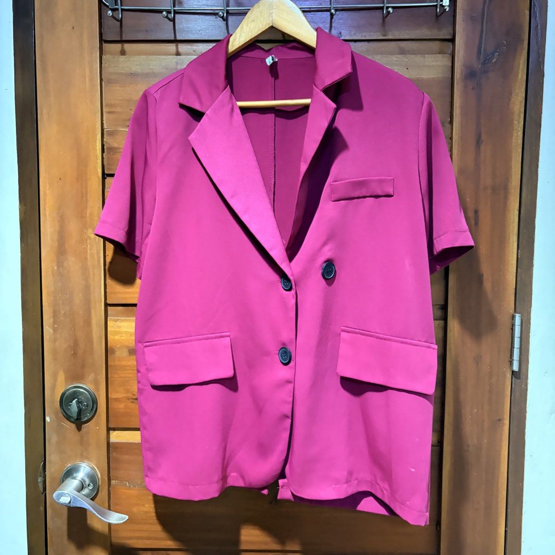 Magenta Short-Sleeve Blazer (Category: Coats, Jackets and Outerwear) located in Manila. Submitted by ciiii1 (Listing ID 1457310196, Image 1). Description: Condition: Slightly Used / Excellent Condition Size: Fits Medium to XL (Relaxed Fit) Color: Magenta / Hot Pink Quick Details: Short-sleeve design making it lightweight and great for warm weather Button front closure with a classic lapel collar Features practical front flap pockets and a chest p