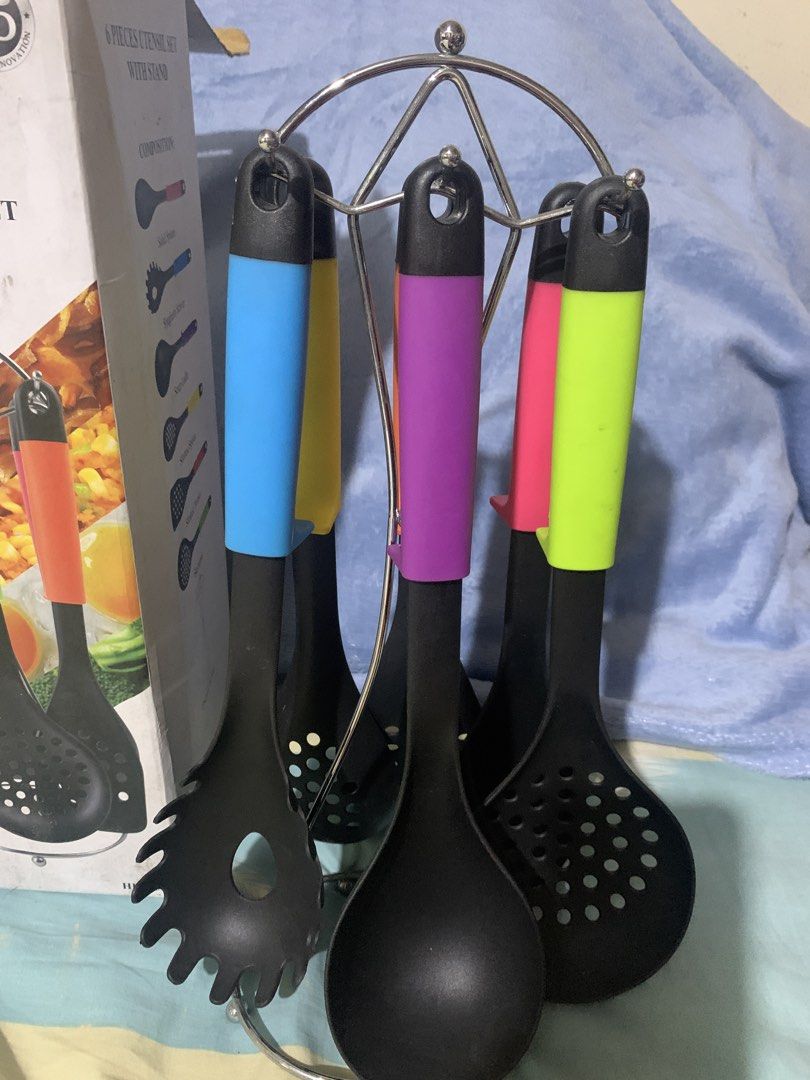 Masflex utensil (Category: Other Kitchenware & Tableware) located in Manila. Submitted by vrsd1027 (Listing ID 1457211391, Image 2). Description: Masflex 6pc utensil set with stand .