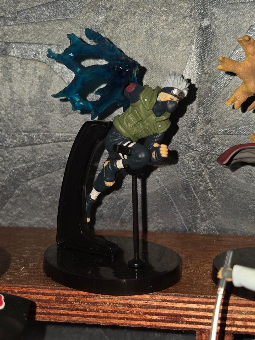 Naruto Bandai Set (Category: Figurines & Statues) located in Baguio. Submitted by shellcollector (Listing ID 1457251101, Image 2). Description: Naruto set Bandai Gashapon 1k set of 4 All with markings Baguio shipping.