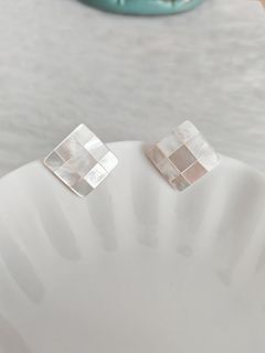 (Category: ) located in . Submitted by PearlBazaar (Listing ID 1457210146, Image 1). Description: .