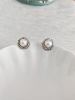 (Category: ) located in . Submitted by PearlBazaar (Listing ID 1457199430, Image 1). Description: .