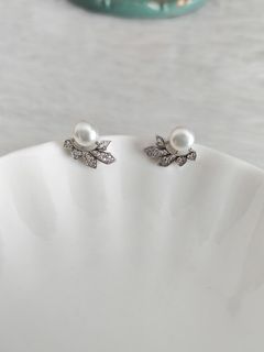 (Category: ) located in . Submitted by PearlBazaar (Listing ID 1457210559, Image 1). Description: .