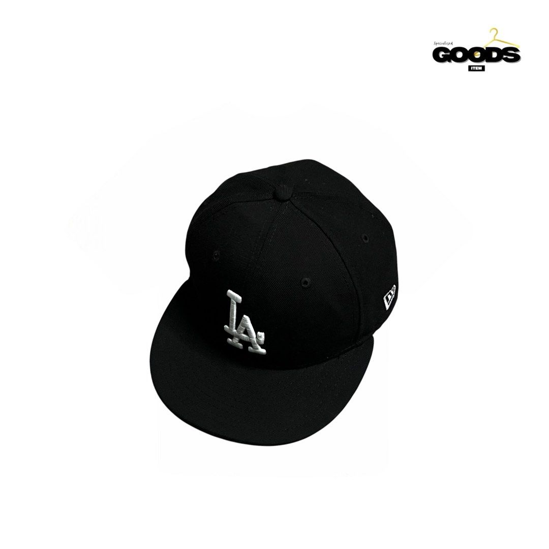 New Era LA Dodgers Black Close Cap (Category: Caps & Hats) located in Cebu City. Submitted by specializedgoodsitem_ (Listing ID 1457317620, Image 1). Description: excellent condition details posted color may vary due to light size 7 1/4.