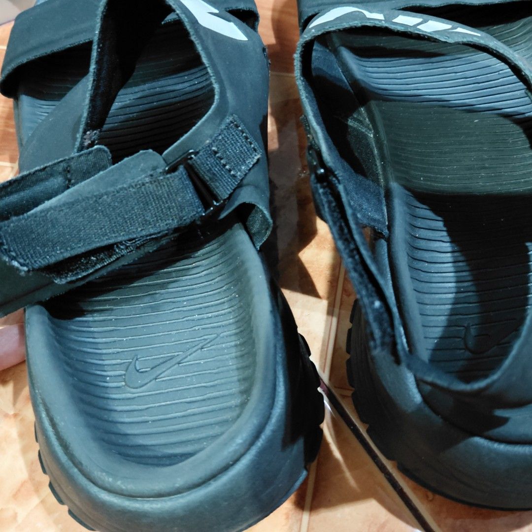 NIKE 24CM Sandals (Category: Sandals) located in Manila. Submitted by pandinity (Listing ID 1457282842, Image 2). Description: 24cm original nike sandals sign of use.