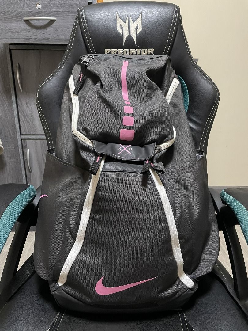 NIKE ELITE BACKPACK KAY YOW (NIKE QUAD ZIP SYSTEM) (Category: Backpacks) located in Caloocan City. Submitted by chapter_01 (Listing ID 1457191121, Image 2). Description: - Rare Nike backpack (Discontinued) - 32 Liters Capacity - 5 compartments - Good Condition - No max air at the strap, but still can do the purpose of the strap, see picture below - Negotiable.
