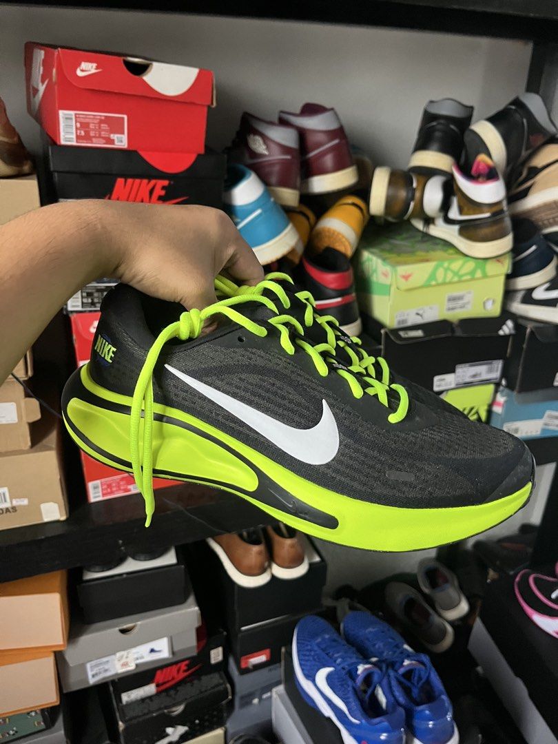 Nike Journey Run (Category: Sneakers) located in Makati City. Submitted by threadsfordays (Listing ID 1457298735, Image 1). Description: Authentic Bnew pair only Sz 10 ₱1200 Mandaluyong area.