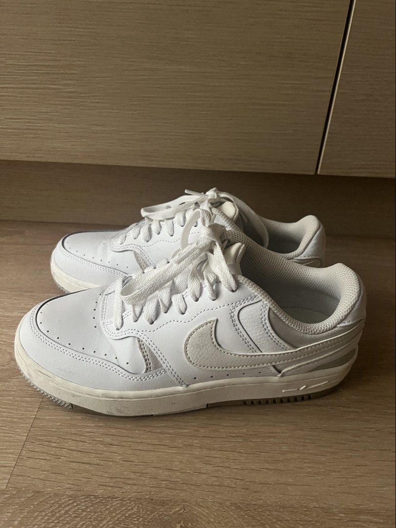 Nike Like New (Category: Sneakers) located in Pasig City. Submitted by evrylabel (Listing ID 1456421755, Image 1). Description: Bought from Nike Taiwan Used only once RFS: decluttering.