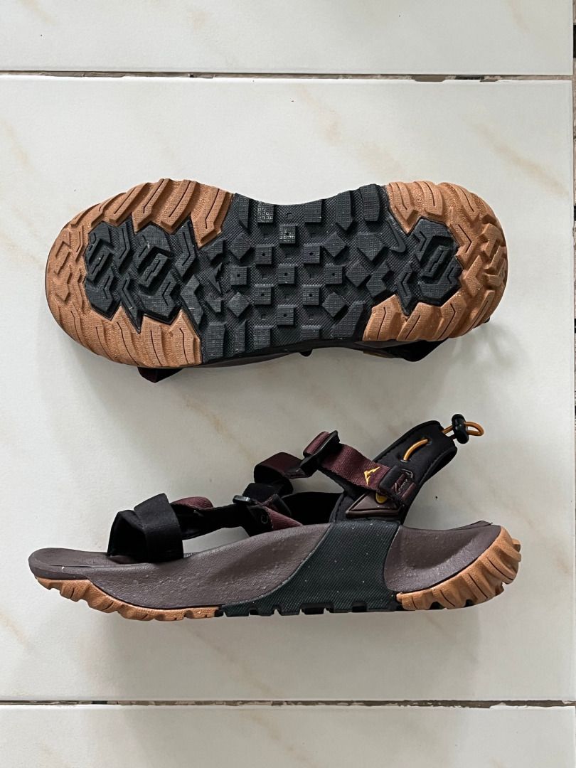 Nike Oneonta Next Nature Sandals (Category: Sneakers & Footwear) located in Malolos. Submitted by xixiriri (Listing ID 1457188414, Image 3). Description: Nike Oneonta Next Nature Sandals Color: Earth/Black-Desert Ochre - Features: Adjustable straps, comfortable footbed, durable design - Sustainability: Made with at least 20% recycled content - Trail, Hiking, Trekking, perfect for any outdoor adventure Size: 26-26.5cm | 8 Mens; 9.5 Womens Brand ne