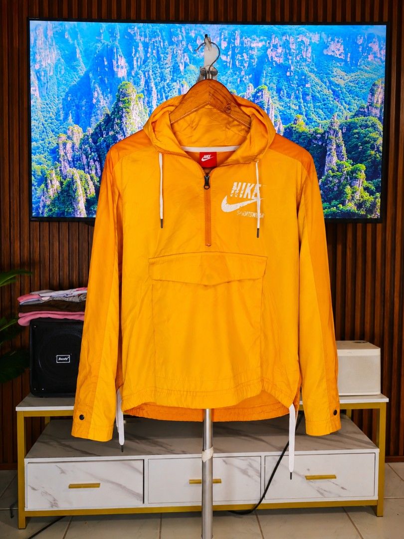 NIKE Original windbreaker (Category: Coats, Jackets and Outerwear) located in Tagbilaran City. Submitted by jahrafael (Listing ID 1457297521, Image 1). Description: size: small to medium color: 10/10 issue: none.