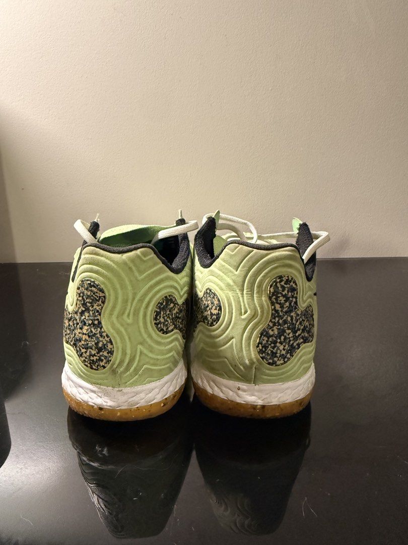 NIKE REACT GATO “LIME GLOW” (Category: Casual Shoes) located in Manila. Submitted by miomd (Listing ID 1457243232, Image 3). Description: Details: • Nike React Gato • Colorway: Lime Glow / White / Light Photo Blue / Black • Style Code: CT0550-343 • Designed for indoor court / futsal • Nike React cushioning for responsive comfort • Flexible rubber pods for enhanced ball feel and control • Non-marking indoor court outsole • Rare/discontinued colorw