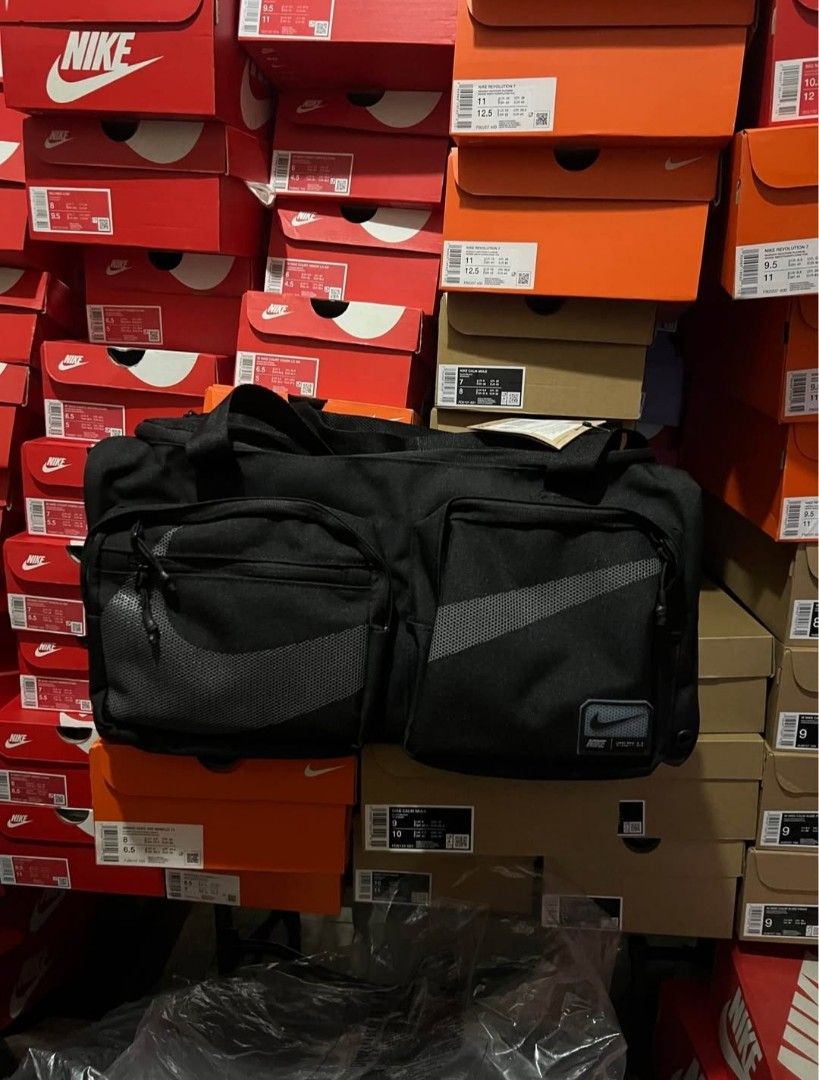 Nike Utility Speed Duffel Bag - Black (Category: Backpacks) located in Manila. Submitted by rivvlekidspreloved. (Listing ID 1457203657, Image 2). Description: Nike Utility power 2.0 duffle bag black (S, 31L) Like new Orig price :3295 - Nike duffel bag in classic black. - Spacious main compartment for all your essentials. - Multiple convenient pockets on the front. - Comes with an adjustable shoulder strap for easy carrying. - Durable material bui