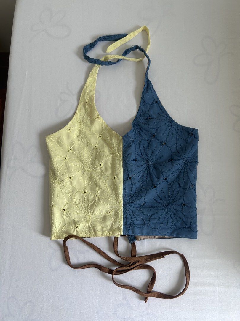 ninandyang halter alter top 3-way (Category: Sleeveless) located in Manila. Submitted by chloemapa (Listing ID 1457187526, Image 3). Description: ninandyang halter alter top 3-way can wear it 3 ways! so pretty, sustainable, and good quality used twice; no flaws see pics for when worn bought this for 1k+ at their pop up (rare; not sold anym) fits xs-m rfs: decluttering.