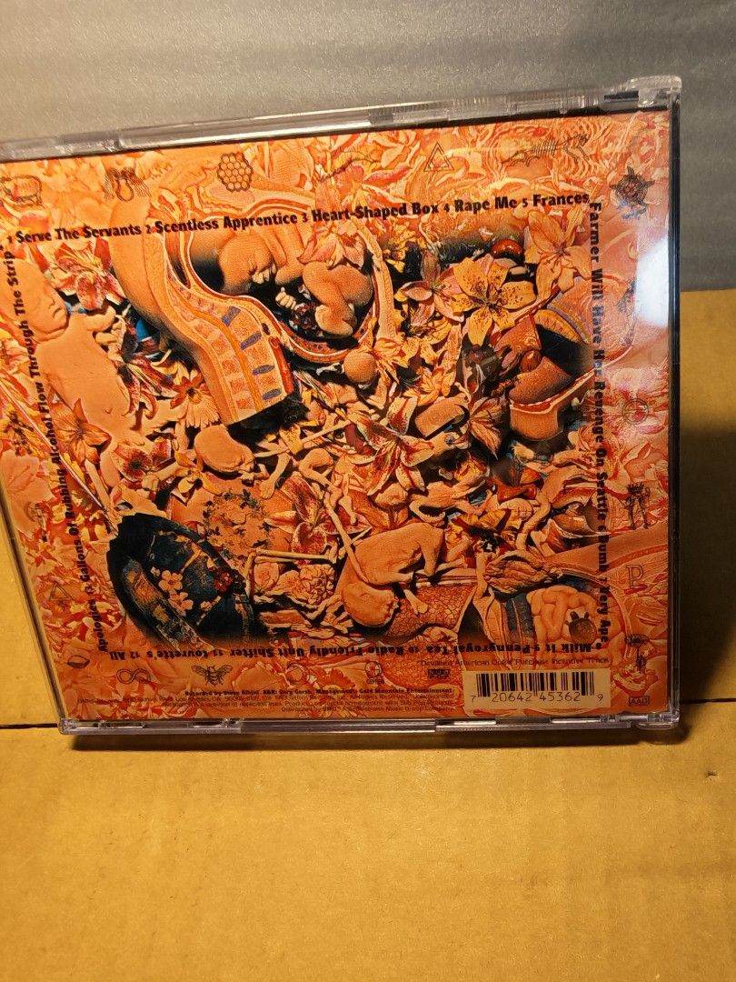 Nirvana cd (Category: CDs & DVDs) located in Singapore. Submitted by oldoldtimes (Listing ID 1457284167, Image 2). Description: cover paper Abit dirty..