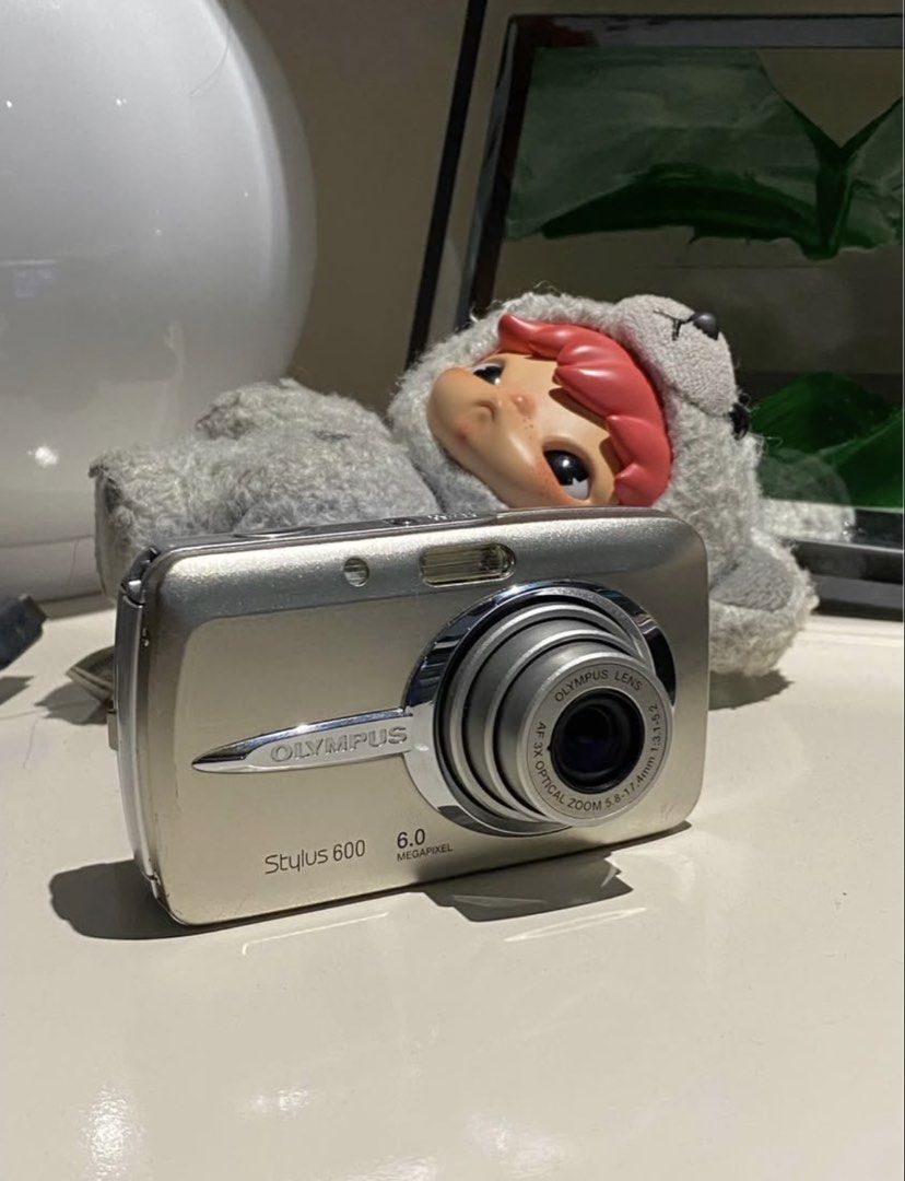 Olympus 600 Digicam (Category: Cameras) located in Manila. Submitted by syfao (Listing ID 1457207002, Image 3). Description: FOR SALE: OLYMPUS 600 Inclusions: - Olympus battery - Battery charger - Sd card reader w/ charger - Case.