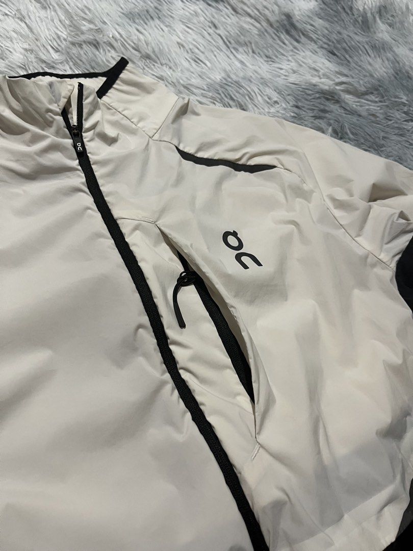 On Cloud Weather Jacket (Category: Coats, Jackets and Outerwear) located in Sasmuan (Sexmoan). Submitted by winterclothes.ph (Listing ID 1457143366, Image 3). Description: On Cloud Weather Jacket XS on tag Mens Width 18.5 Length 25.5 B27.5 Excellent Condition sana Issue check last pic minor sa print.