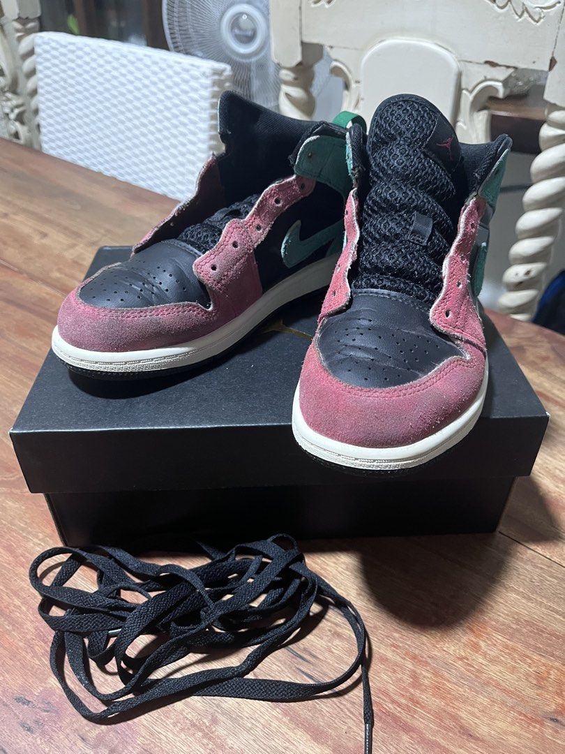 Original Nike Jordan 1 shoes (Category: Babies & Kids Fashion) located in Manila. Submitted by wellovedgoods (Listing ID 1457180562, Image 3). Description: like new condition 2Y 21cm.