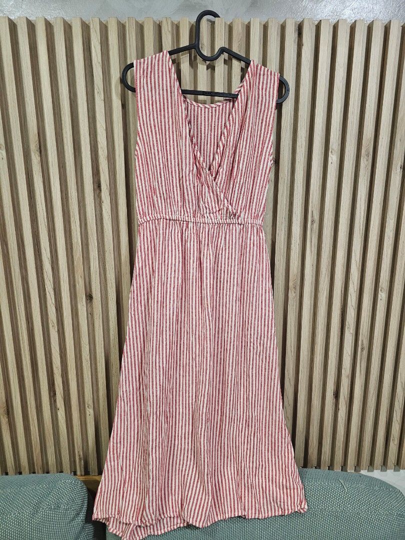 Padini Authentics Red & White Striped Button Front Dress Size S (Category: Dresses) located in Manila. Submitted by mrmuffin.mscookie (Listing ID 1457238169, Image 2). Description: - Cute red and white striped dress - Brand: Padini Authentics (bought from Penang, Malaysia) - Button front detail - Sleeveless design - Perfect for casual outings - Size: S.