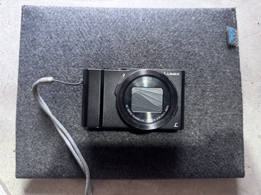 Panasonic Lumix DC-LX10 4K Digital Camera (Category: Cameras) located in Las Pinas. Submitted by angeloagapito9 (Listing ID 1457169429, Image 1). Description: Selling my first ever camera. 😭 Haven’t use it for quite some time now. Rfs: planning to upgrade to fujifilm Open: offers/trade and breakeven (fujifilm and up or Ricoh) hit me up with your offer then lets see Flaws: -small dent near the flash. never dropped it. Baka i nicked it inside my b