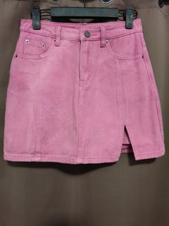 (Category: ) located in . Submitted by aemcloset (Listing ID 1457259298, Image 1). Description: .