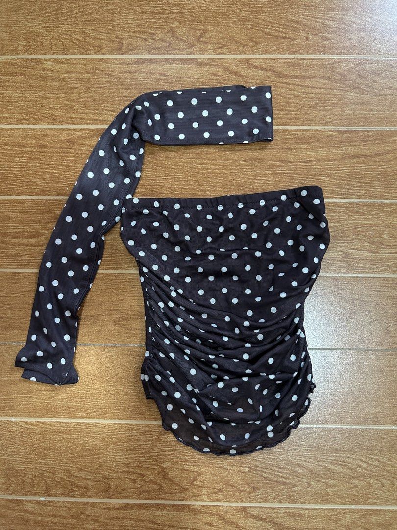 Dark Brown Polka Tube Top (Category: Sleeveless) located in Quezon City. Submitted by mellonnotmelon (Listing ID 1457171637, Image 1). Description: .