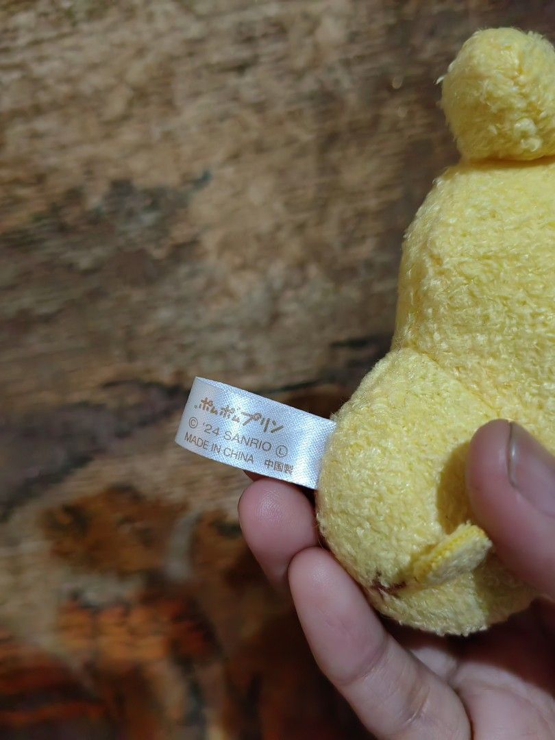 Pompompurin Authentic Bag Charm (Category: Character Goods) located in Pasig City. Submitted by _thrift.chic (Listing ID 1457324358, Image 3). Description: Authentic Sanrio.