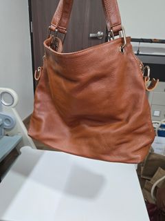 (Category: ) located in . Submitted by valuefindssg (Listing ID 1457141235, Image 1). Description: .