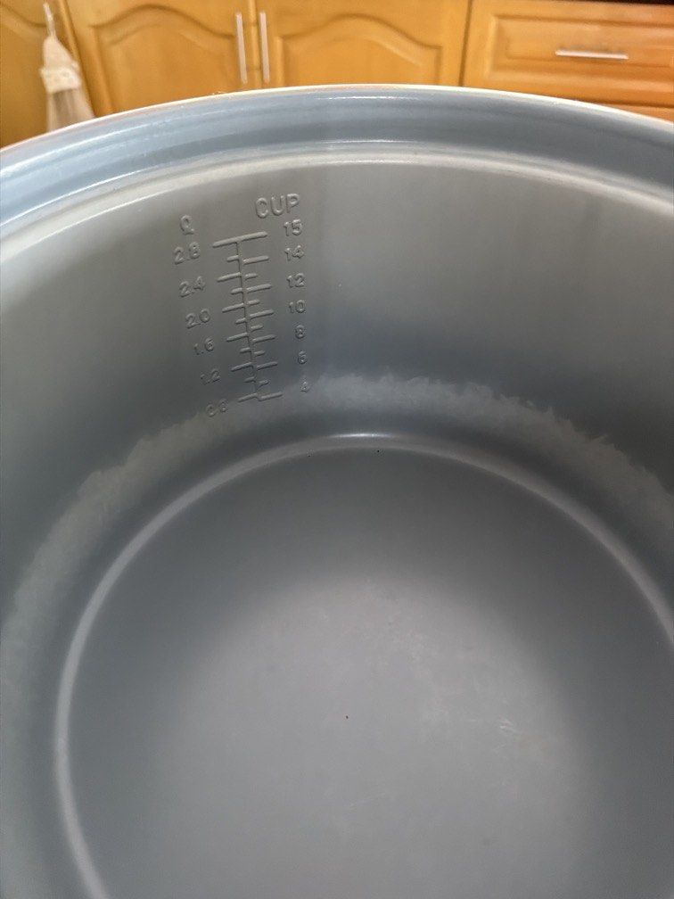Premium 15-cup Rice Cooker 110V (Category: Other Kitchen Appliances) located in San Mateo. Submitted by misskay.94 (Listing ID 1457178227, Image 2). Description: decluttering 110 volts.