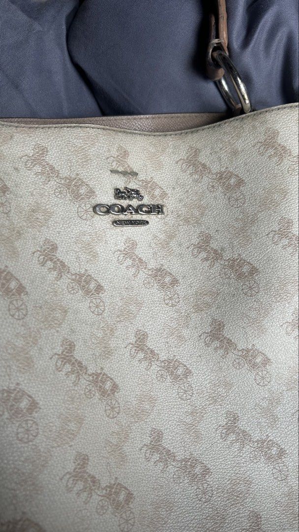 Project Bag Coach Bucket (Category: Luxury Bags & Wallets) located in Manila. Submitted by larabac (Listing ID 1457143001, Image 2). Description: Please see issues with handle. Body is still great!.