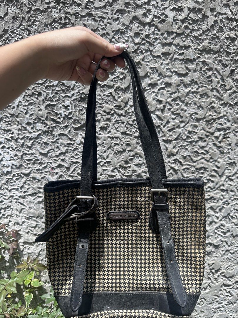 Ralph Lauren Bag (Category: Luxury Bags & Wallets) located in Muntinlupa City. Submitted by tswizzleee (Listing ID 1457158284, Image 1). Description: - negotiable.