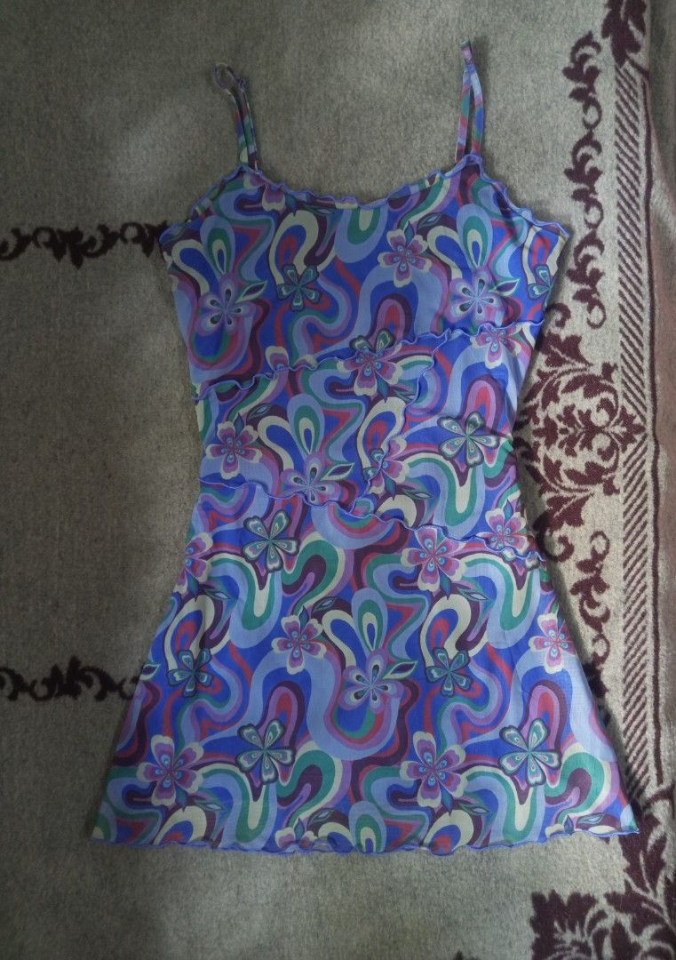 Retro Psychedelic Cami Mini Dress (Category: Dresses) located in San Pedro. Submitted by vishavriksha (Listing ID 1457291296, Image 1). Description: Retro Psychedelic Cami Mini Dress ‎ ‎༝ size : med to large ‎༝ brand : SO ‎༝ details : ‎— vibrant retro Y2K / 90s revival aesthetic ‎— wavy psychedelic floral abstract print ‎— features a playful ruffled lettuce hem.