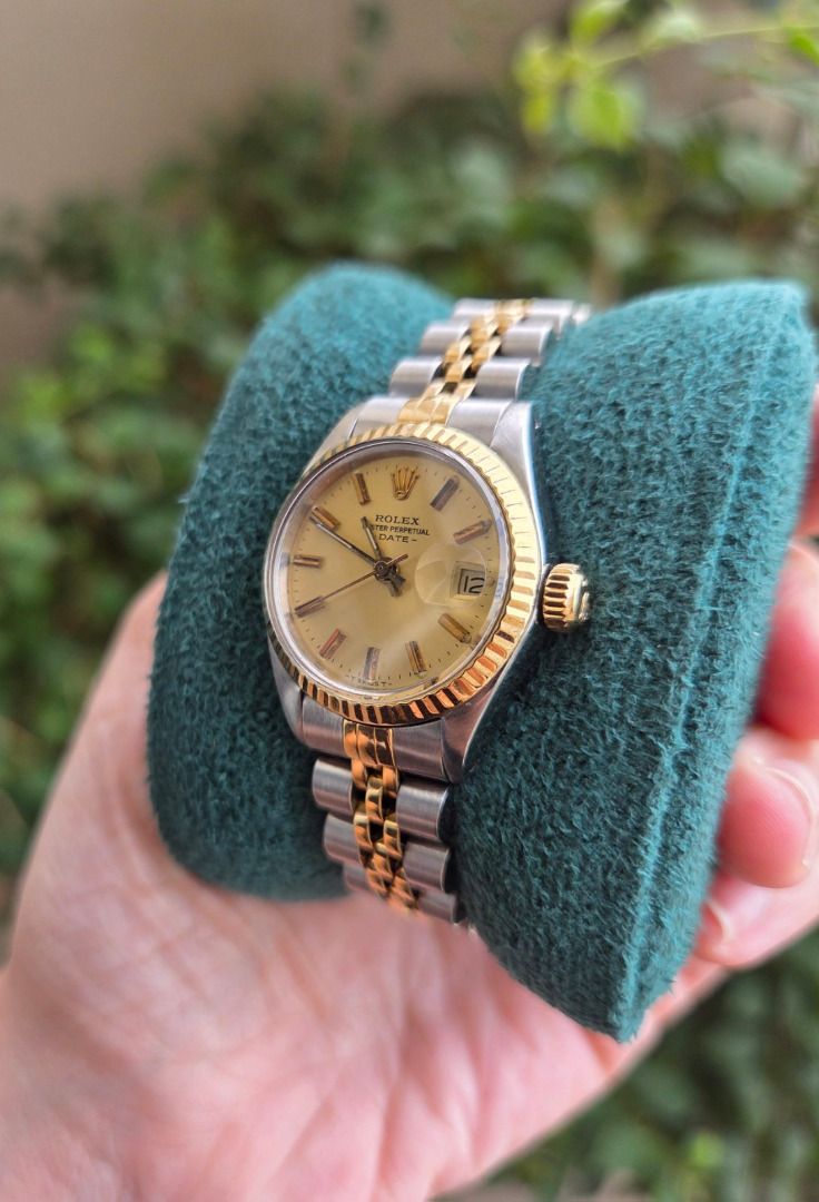 Rolex Lady Datejust 26mm Champagne Dial Ref 6917 (Category: Luxury Watches) located in Caloocan City. Submitted by wristworthyph (Listing ID 1457287912, Image 3). Description: Rolex Lady Date 26mm Champagne Dial 18K Gold fluted bezel Jubilee bracelet Ref 6917 Mint condition with authenticated papers from Panotes Presentation box only Message for viewings and details Kapitolyo, Pasig City Meet ups in BGC, Estancia or Greenhills Mall.