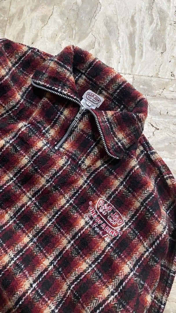 Ron Jon Surf Shop Plaid Fleece Quarter Zip Pullover L (Category: Coats, Jackets and Outerwear) located in Bulacan. Submitted by rondeez (Listing ID 1457220722, Image 2). Description: Ron Jon Surf Shop Quarter Zip Pullover Cozy plaid fleece material Large (25 x 27) No issue Excellent condi.