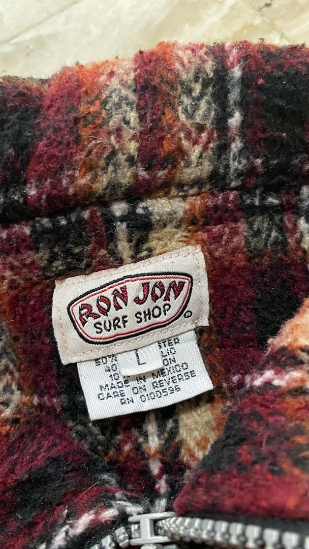 Ron Jon Surf Shop Plaid Fleece Quarter Zip Pullover L (Category: Coats, Jackets and Outerwear) located in Bulacan. Submitted by rondeez (Listing ID 1457220722, Image 3). Description: Ron Jon Surf Shop Quarter Zip Pullover Cozy plaid fleece material Large (25 x 27) No issue Excellent condi.