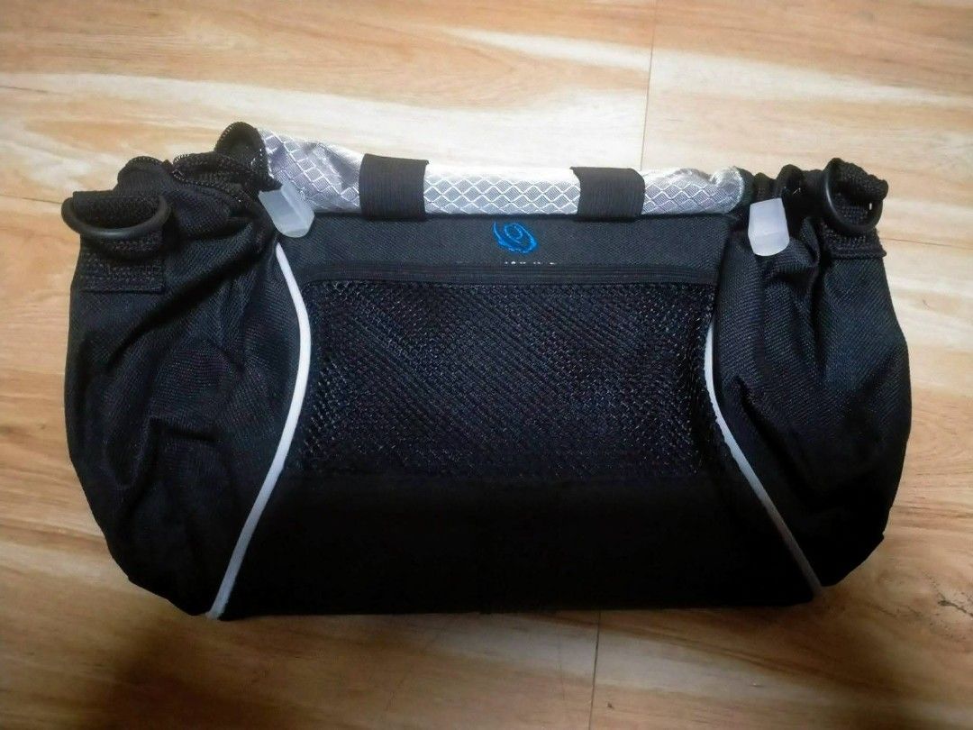 ROSWHEEL HANDLEBAR BAG WITH SLING (Category: Bicycles) located in Cabuyao City. Submitted by Bike_Clothing10 (Listing ID 1457148698, Image 2). Description: READ FIRST... FOR SALE: ROSWHEEL HANDLEBAR BAG WITH SLING Brandnew DStock Dimes: 12 x 7.5 inches With Sling PRICE: 1500 + SF PICK UP OR SHIPPING LOCATION: Cabuyao Laguna -NO COD/COP- DM📩.