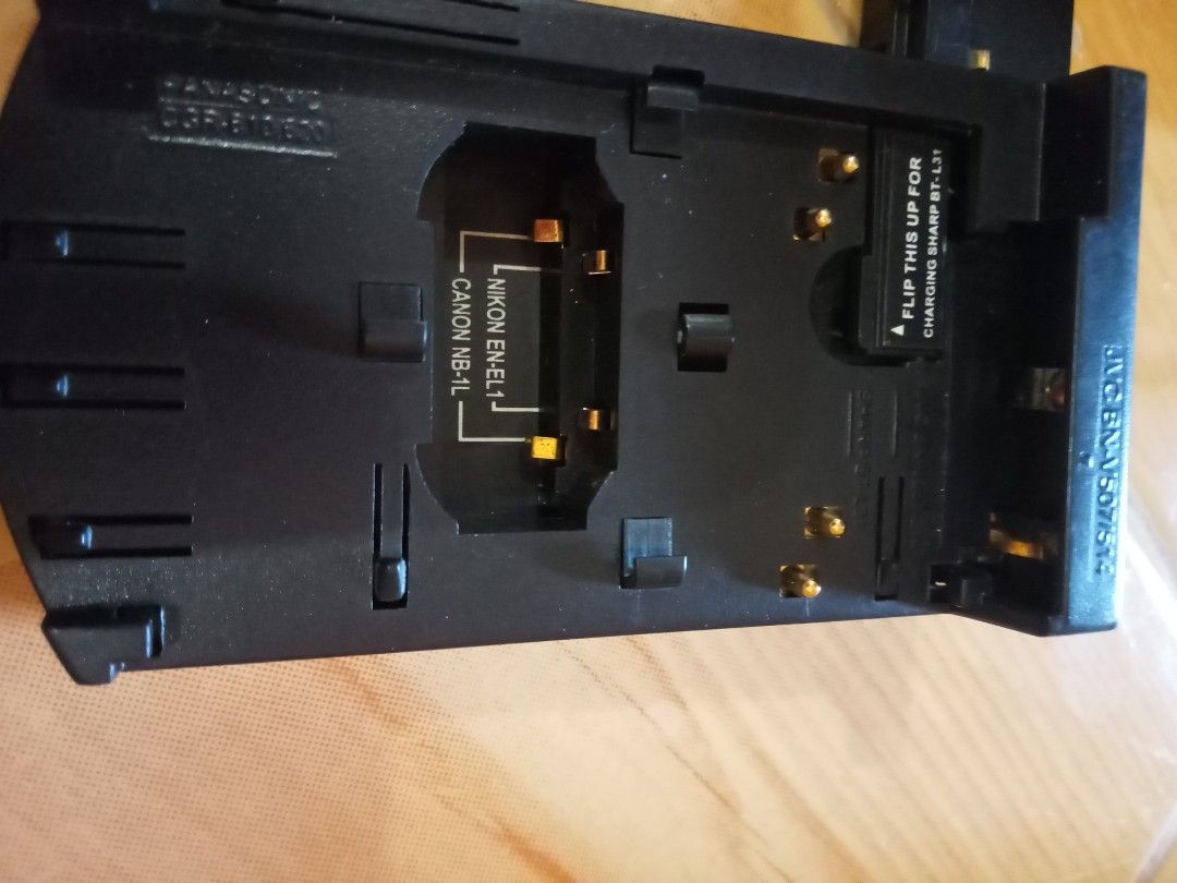 Samsonite Multi-Brand Camera Battery Charging System for sale (Category: Batteries & Chargers) located in Bulacan. Submitted by Shoppe.Ups (Listing ID 1457300556, Image 2). Description: what you see is what you get meetups: guiguinto plaridel bulacan - J&T *(Payment First) - LBC COP/COD *(payment first for shipping fee only) -pickup / lalamove *mop: via gcash pm for interested.