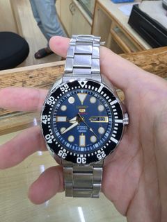 (Category: ) located in . Submitted by bryanpoh1209 (Listing ID 1457318142, Image 1). Description: .