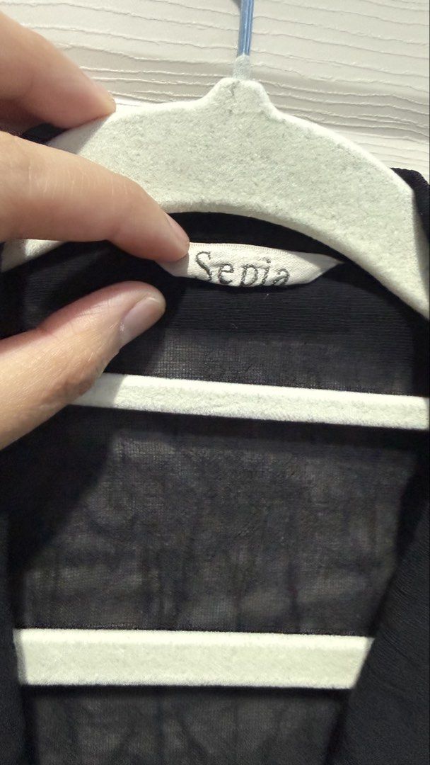 Sepia Blazer (Category: Coats, Jackets and Outerwear) located in Quezon City. Submitted by dinesaur (Listing ID 1457309877, Image 3). Description: .
